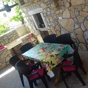 Holiday Nora**** Cres Casa vacanze